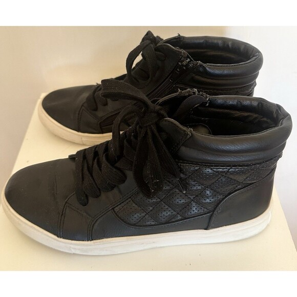 Steve Madden Euriah Black Quilted High Top Sneakers Size 8.5 Zip Casual Shoes - Picture 3 of 7